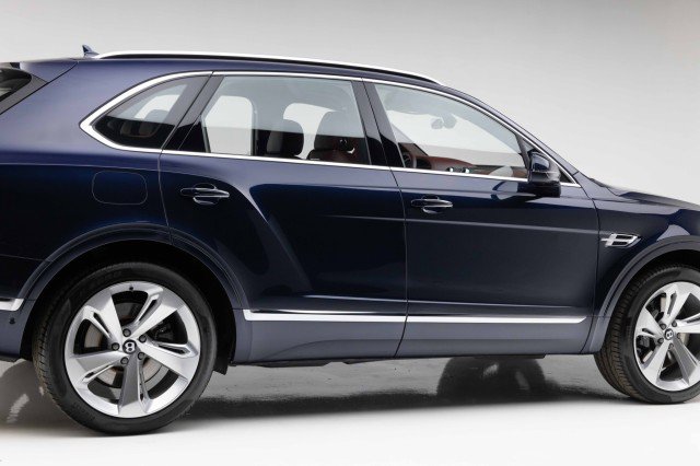 Used 2019 Bentley Bentayga image 35