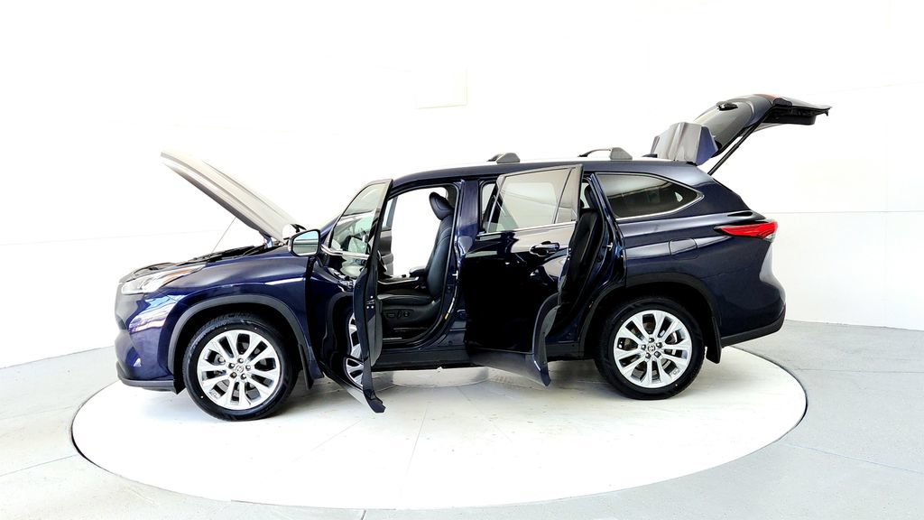 Used 2023 Toyota Highlander Limited AWD/4WD image 10