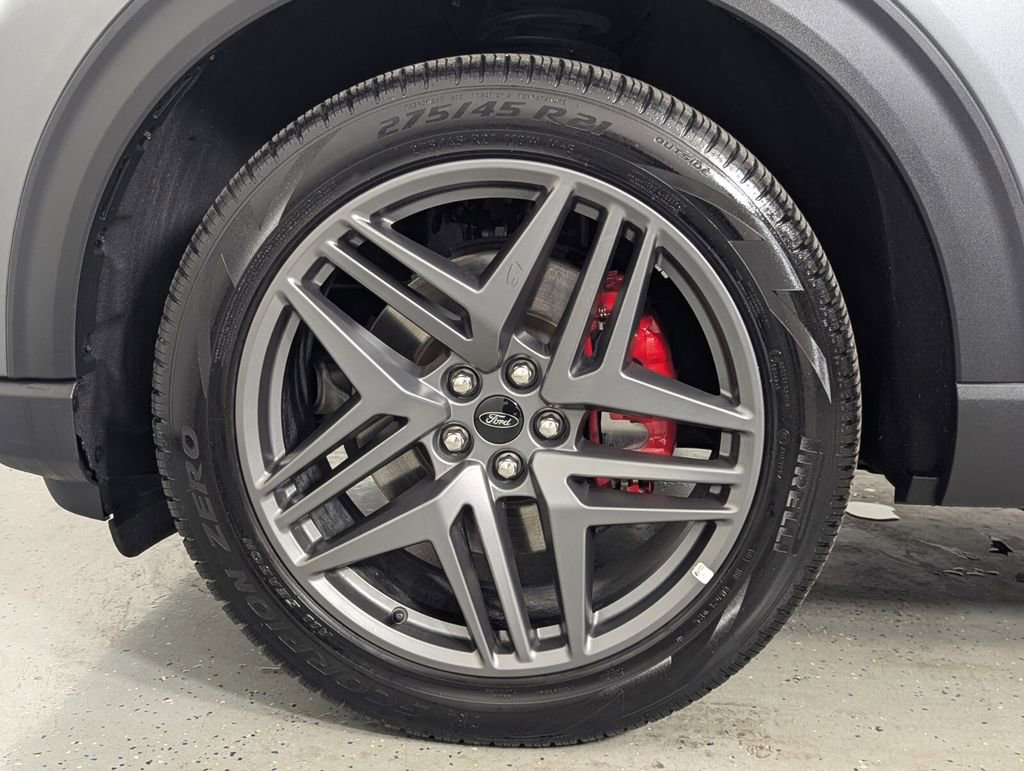 Used 2025 Ford Explorer ST-Line w/ ST-Line Street Pack image 11