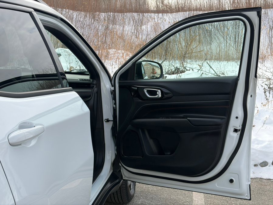 Used 2023 Jeep Compass Trailhawk image 14