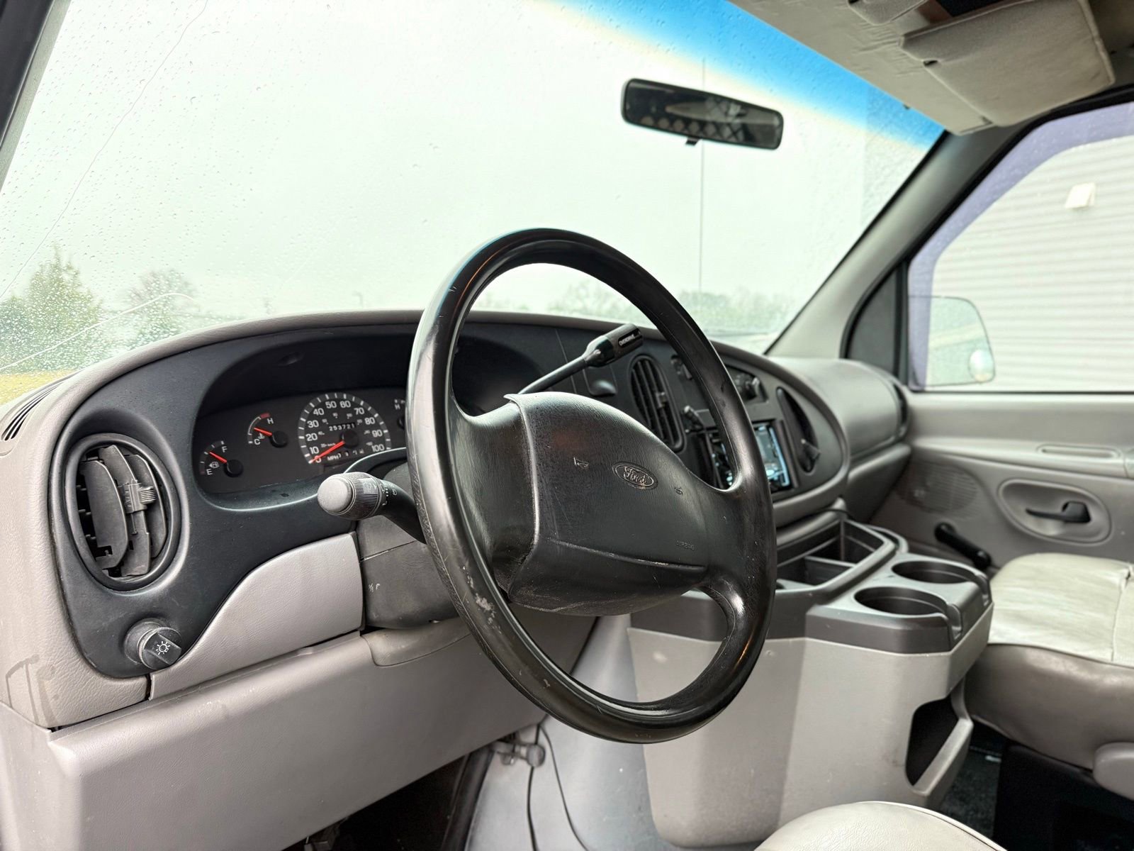 Used 1999 Ford E-250 and Econoline 250 RWD image 14