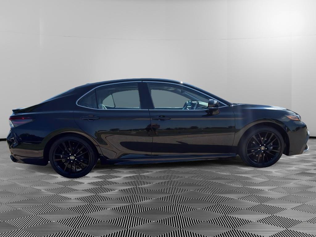 Used 2022 Toyota Camry XSE FWD image 5