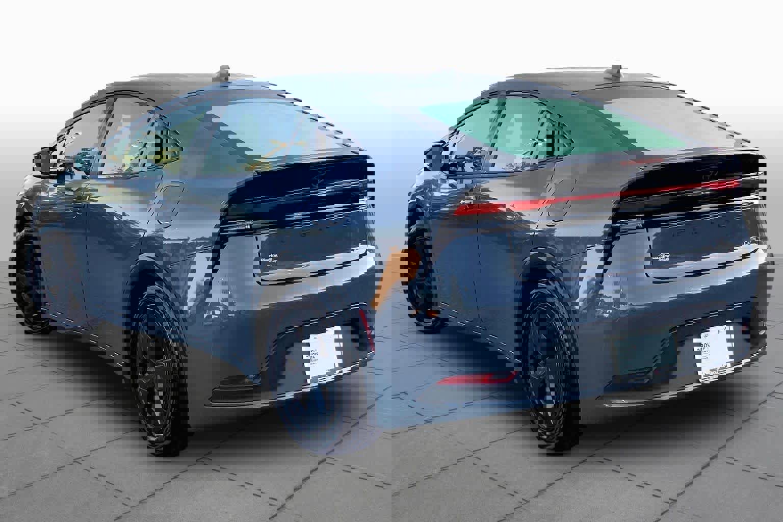 Used 2025 Toyota Prius LE FWD image 12