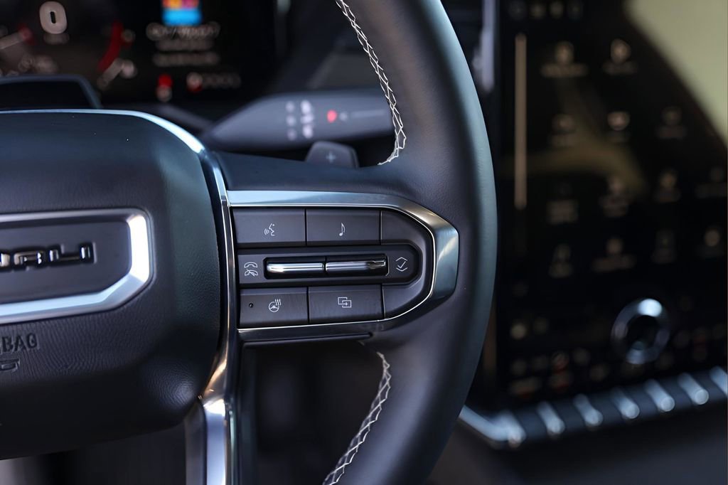 Used 2024 GMC Acadia Denali w/ Super Cruise Package image 13