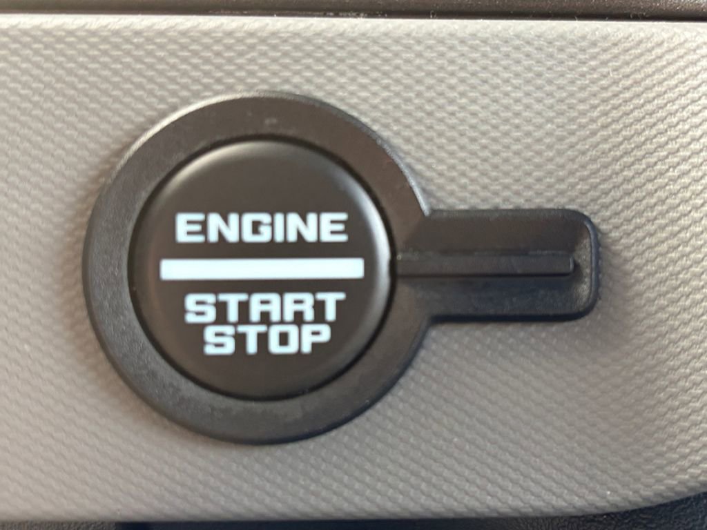 Used 2022 Ford Bronco Black Diamond image 17