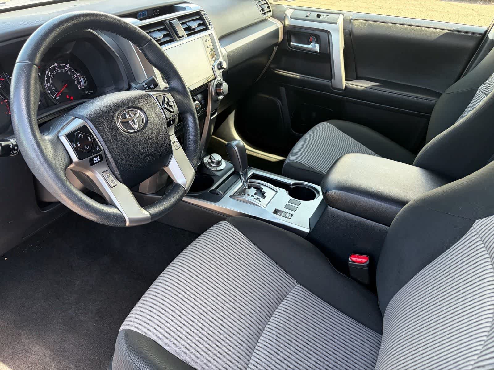 Used 2024 Toyota 4Runner SR5 AWD/4WD image 9
