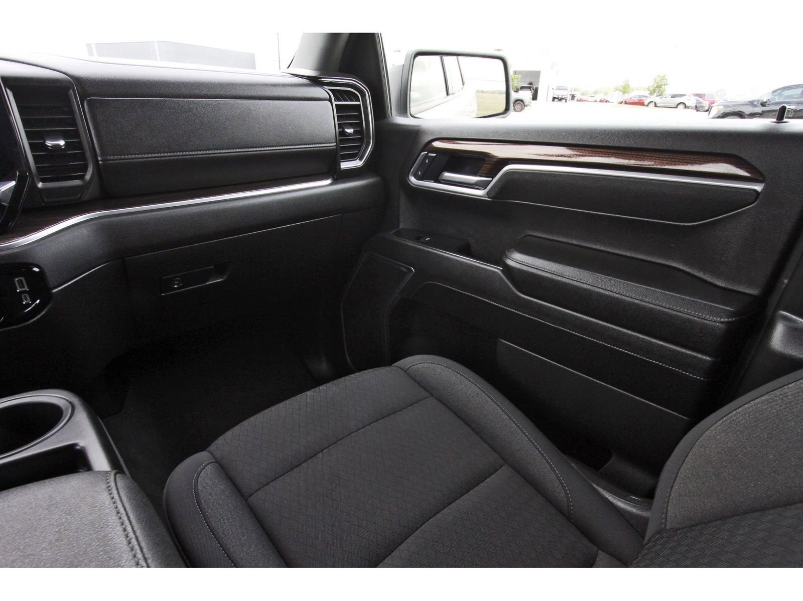 Used 2025 Chevrolet Silverado 1500 LT RWD image 13
