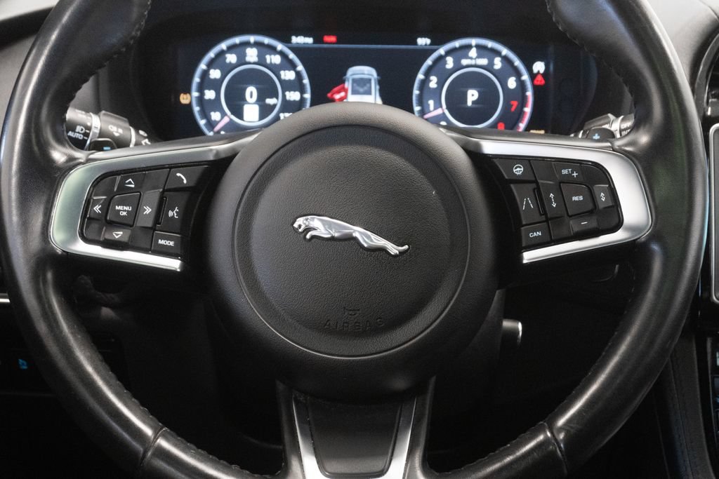 Used 2020 Jaguar F-PACE Prestige AWD/4WD image 20