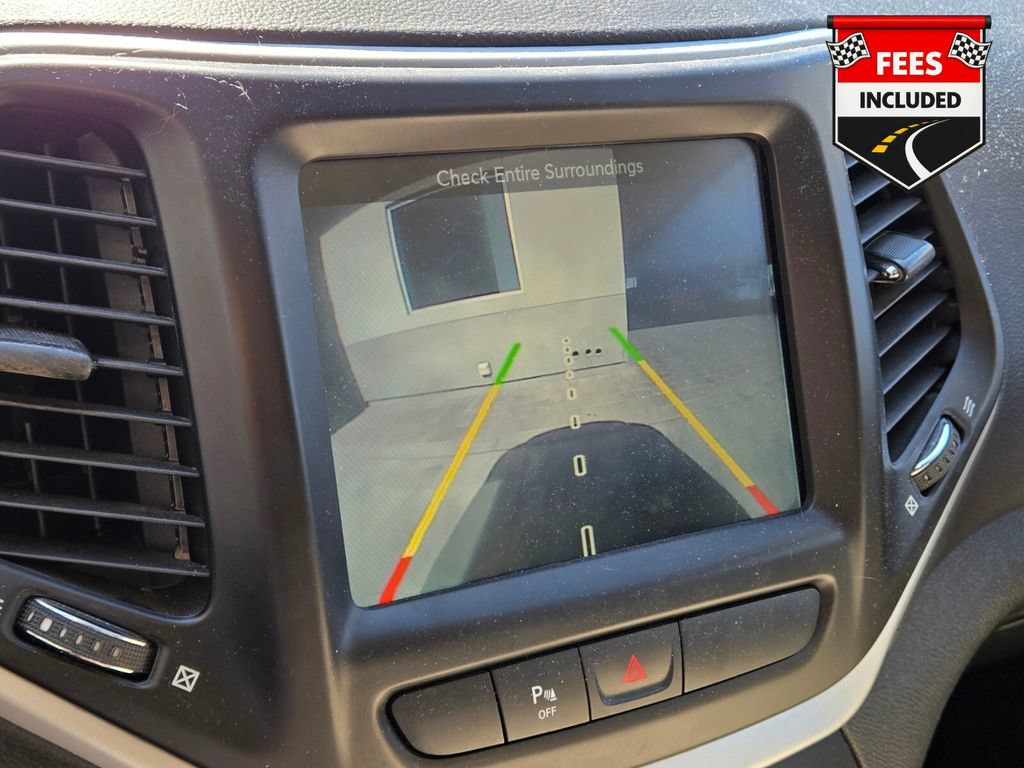 Used 2017 Jeep Cherokee Latitude w/ Comfort/Convenience Group FWD image 12
