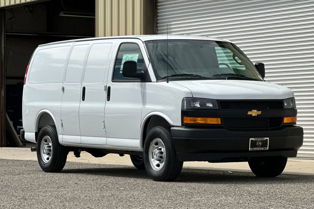 New 2026 Chevrolet Express 3500 RWD image 9