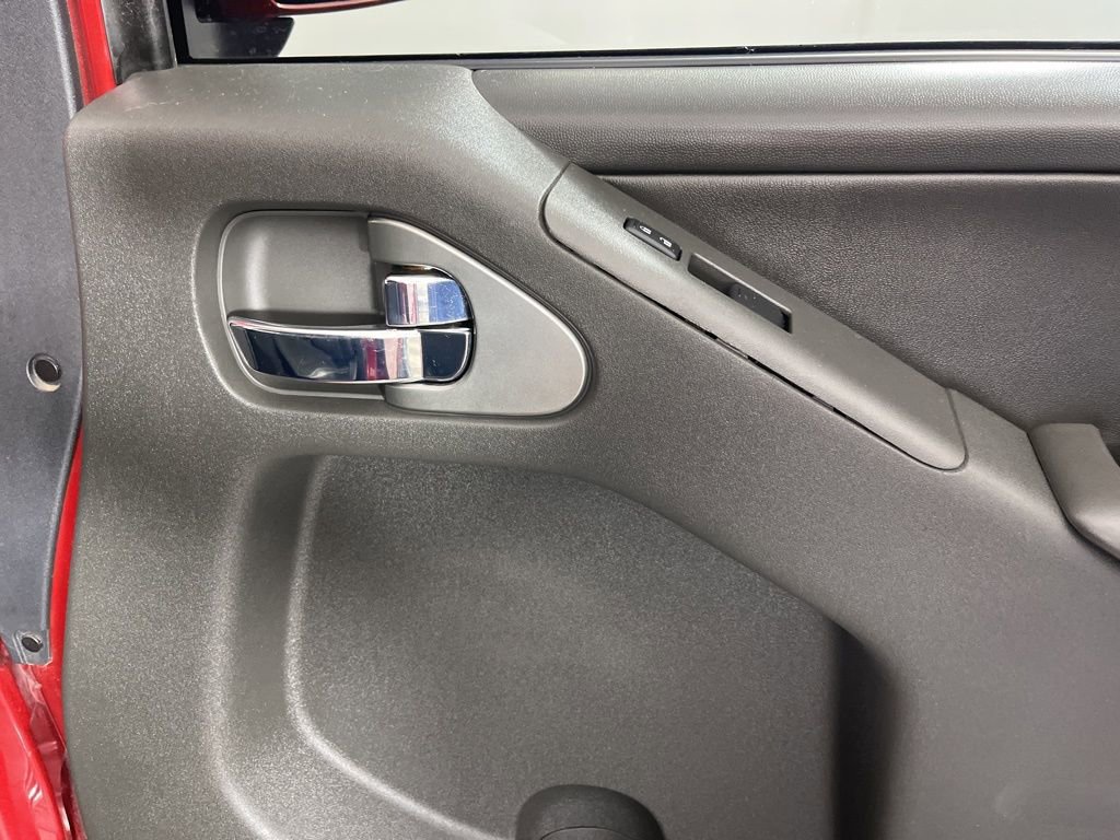 Used 2020 Nissan Frontier PRO-4X image 18