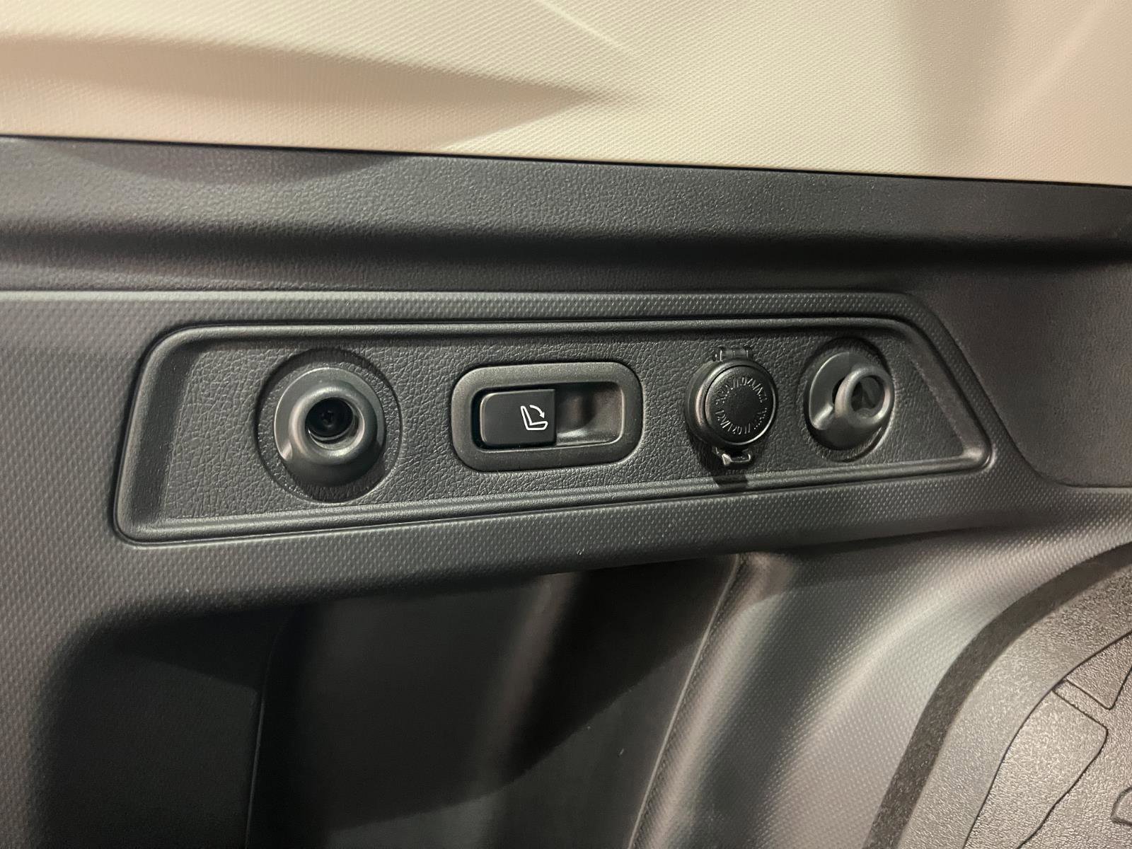 Used 2023 Subaru Forester Touring image 35