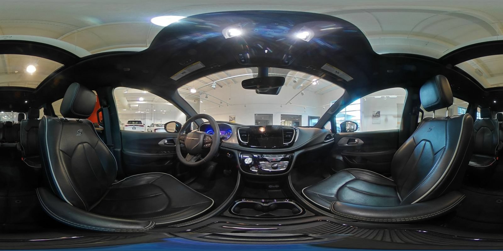 Used 2025 Chrysler Pacifica Limited FWD image 45