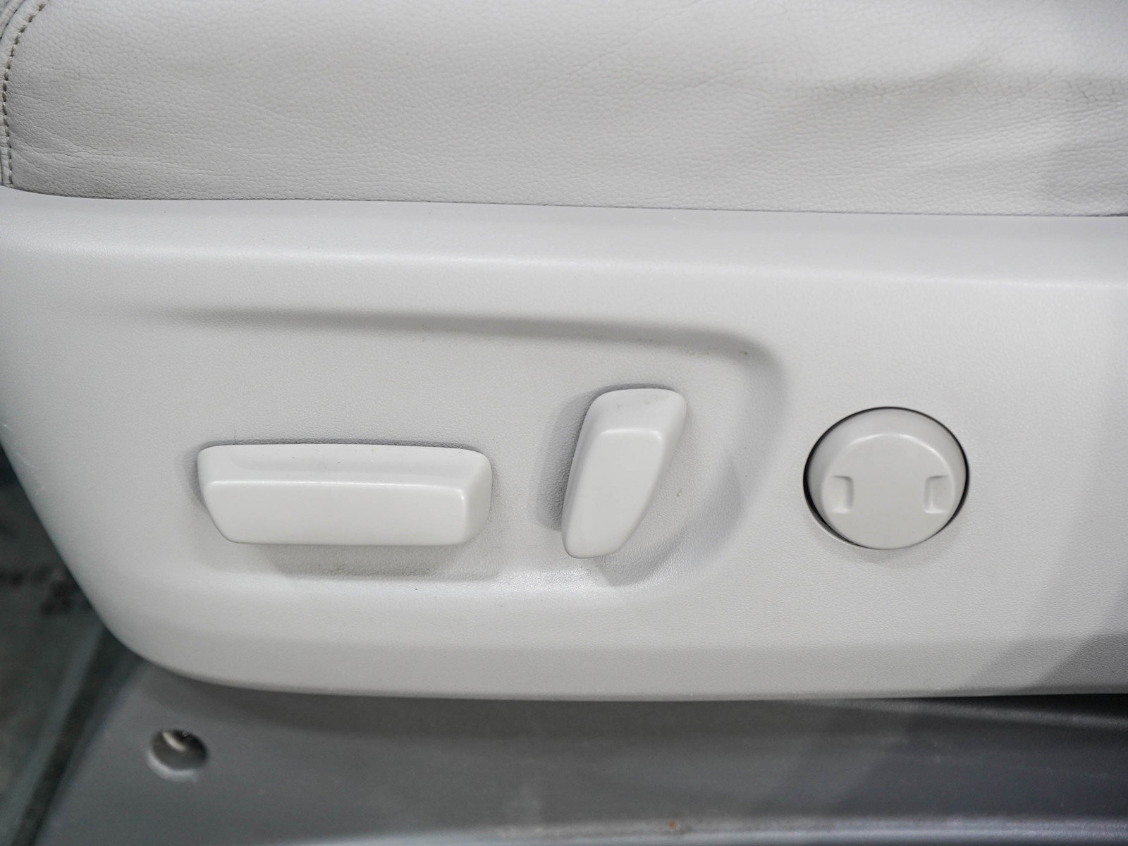 Used 2016 Toyota Sienna XLE FWD image 24