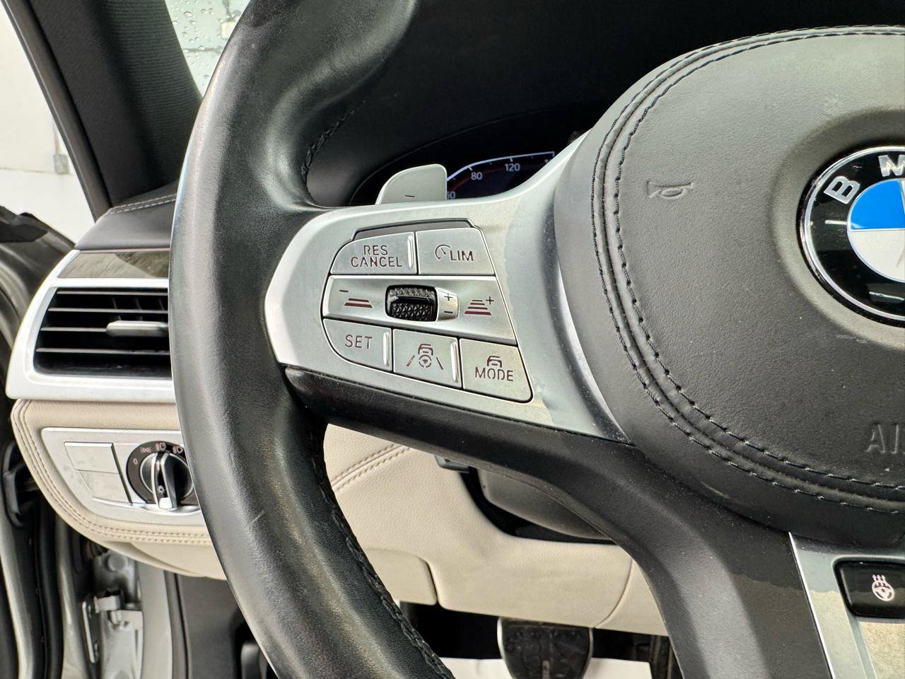 Used 2021 BMW 750i xDrive w/ Executive Package AWD/4WD image 24