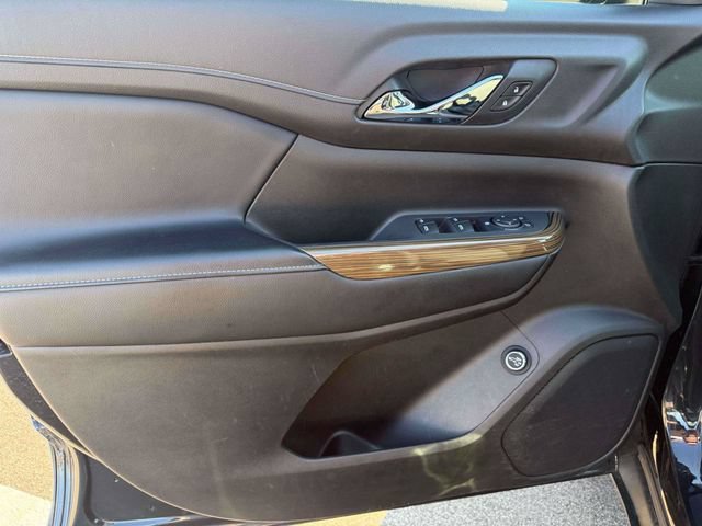 Used 2020 GMC Acadia SLE w/ Driver Convenience Package FWD image 18