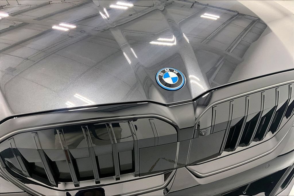 New 2026 BMW 550e xDrive AWD/4WD image 29