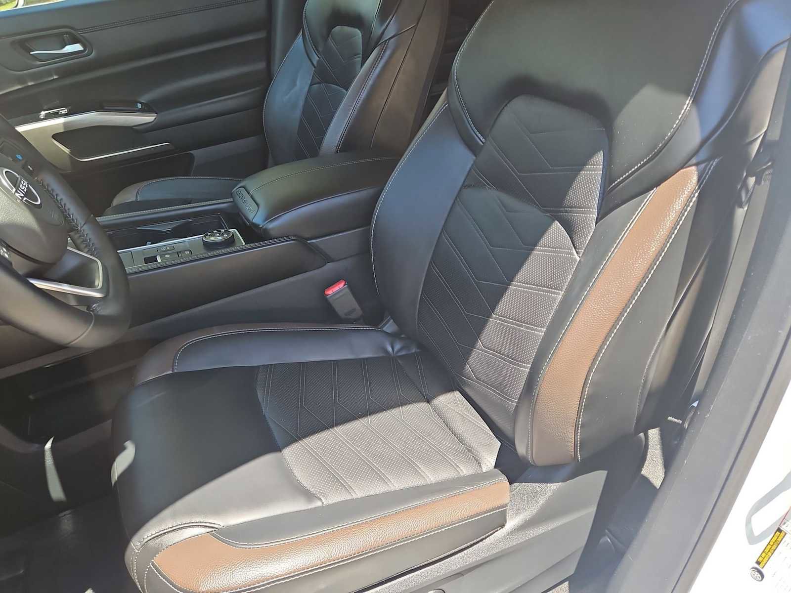 Used 2025 Nissan Pathfinder Platinum AWD/4WD image 26