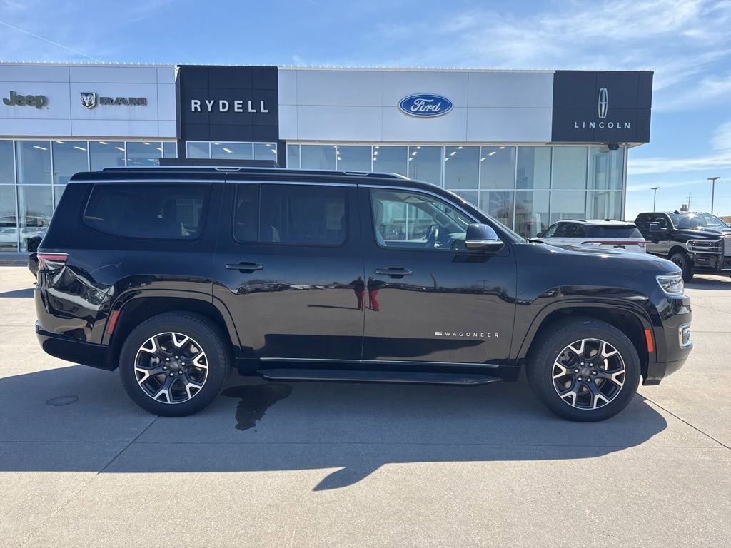 Certified 2023 Jeep Wagoneer Series III w/ Preferred Equipment Group image 2