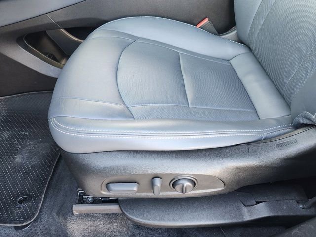 Used 2022 Buick Enclave Essence w/ Sport Touring Edition image 27