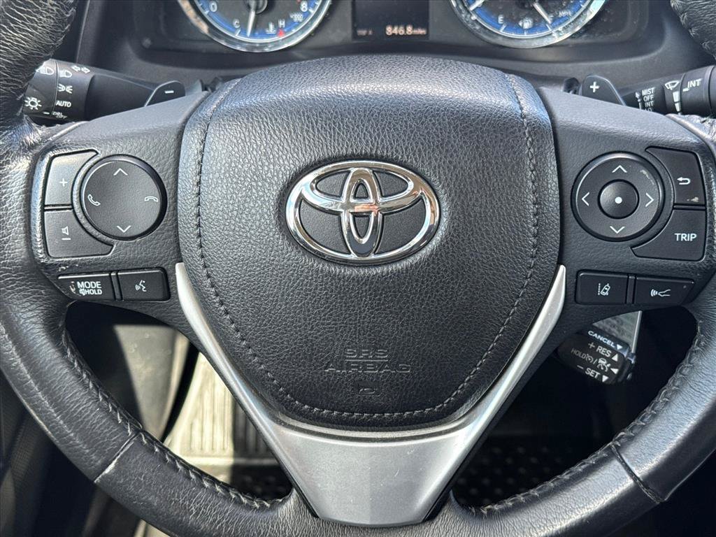 Used 2017 Toyota Corolla SE w/ Body Protection Package FWD image 13