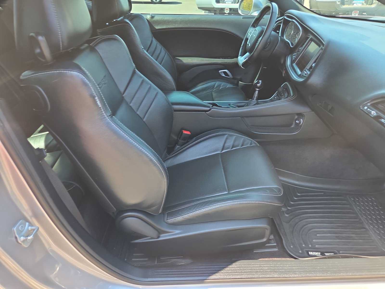 Used 2016 Dodge Challenger SRT w/ Technology Group RWD image 22