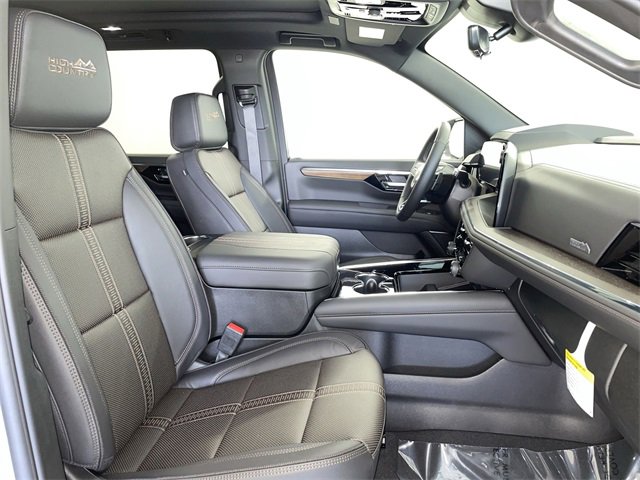 New 2026 Chevrolet Suburban High Country image 23