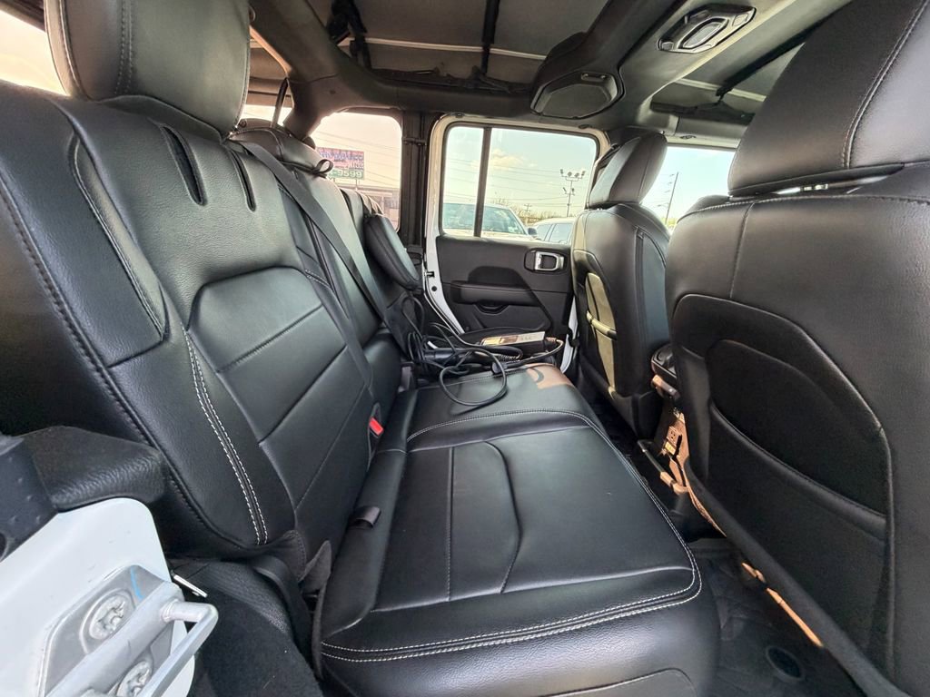 Used 2023 Jeep Wrangler Unlimited Sahara w/ Cold Weather Group image 18