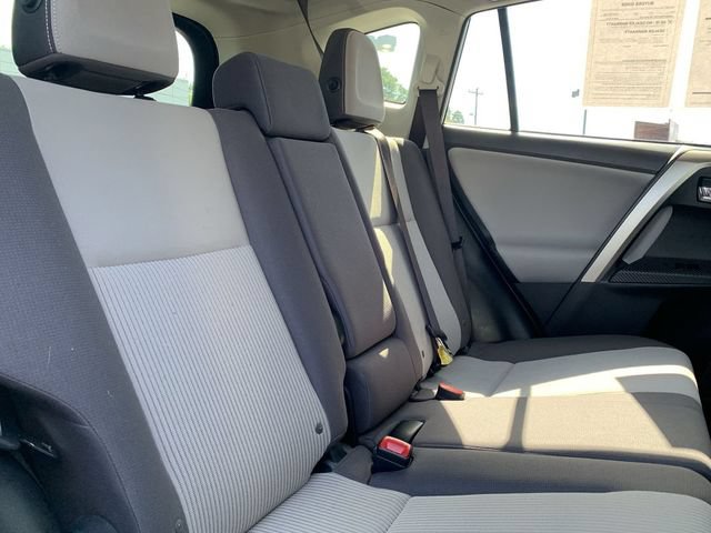 Used 2015 Toyota RAV4 XLE AWD/4WD image 34
