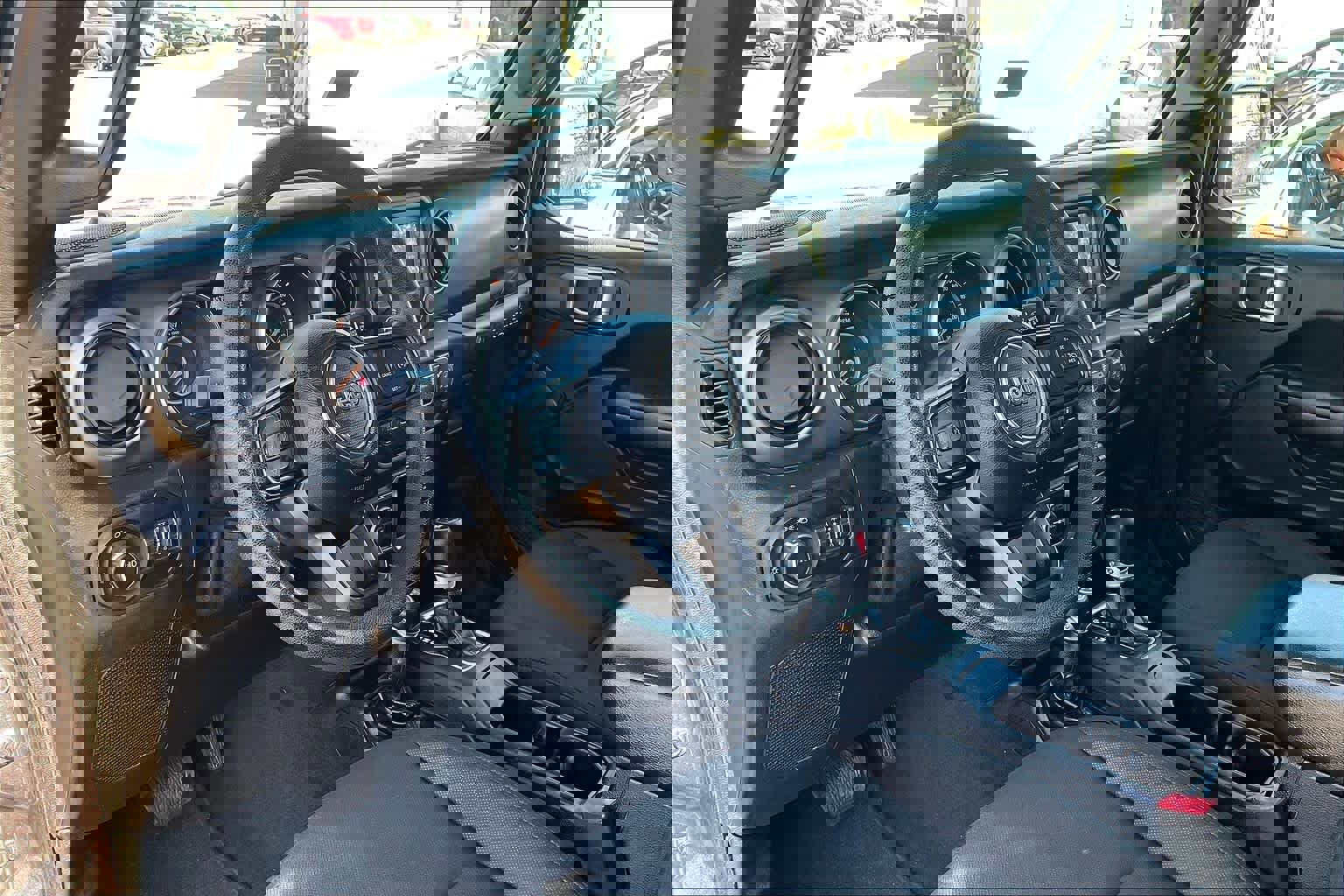 Used 2019 Jeep Wrangler Unlimited Sport image 31