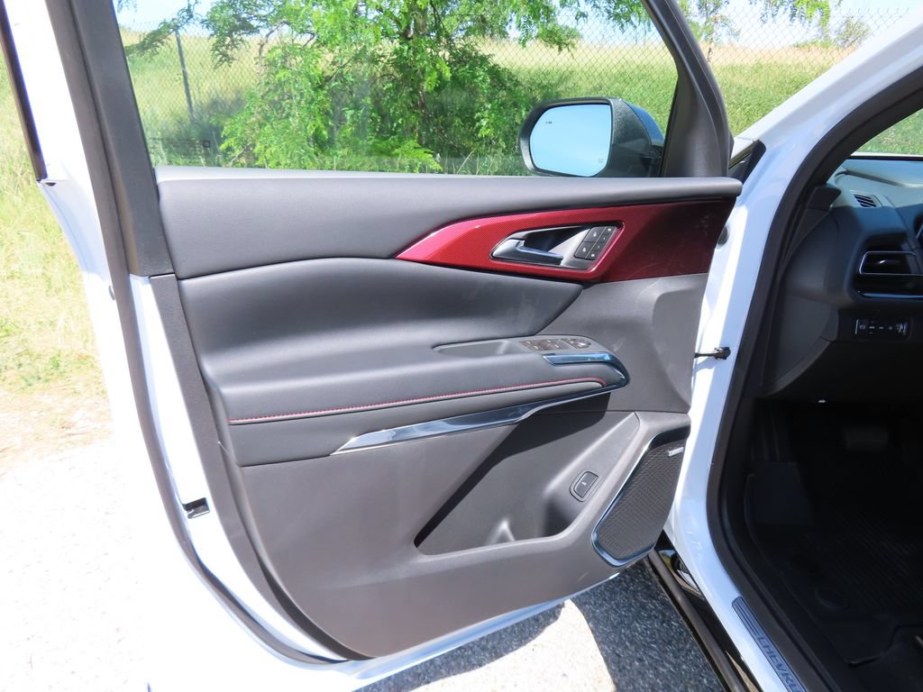 New 2026 Chevrolet Traverse RS w/ LPO, Floor Liner Package AWD/4WD image 22