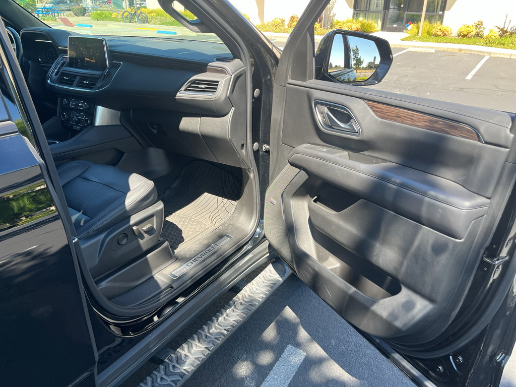 Used 2022 Chevrolet Tahoe Z71 w/ Luxury Package AWD/4WD image 25