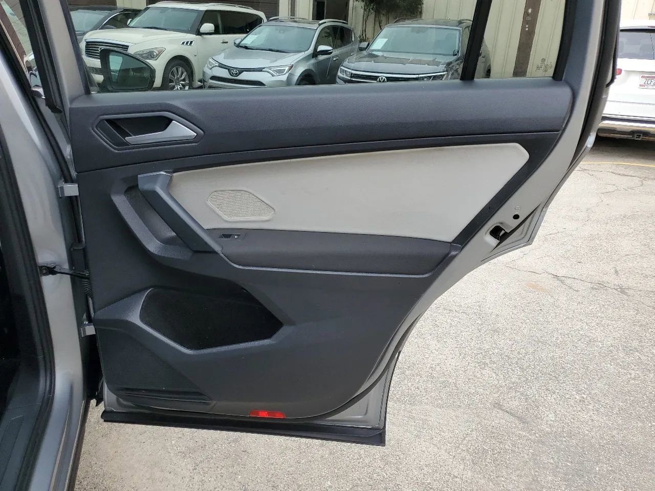 Used 2019 Volkswagen Tiguan S image 17