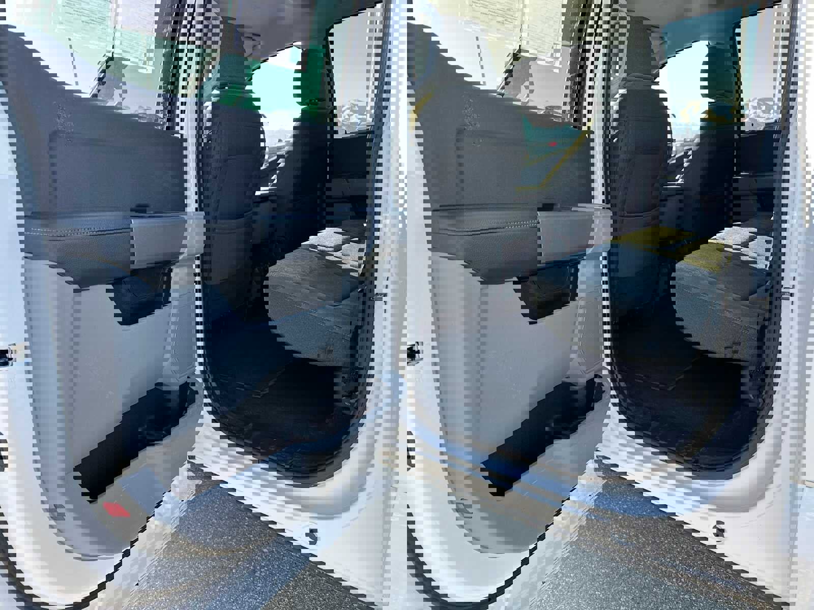 Used 2023 Ford F350 XLT w/ FX4 Off-Road Package image 15