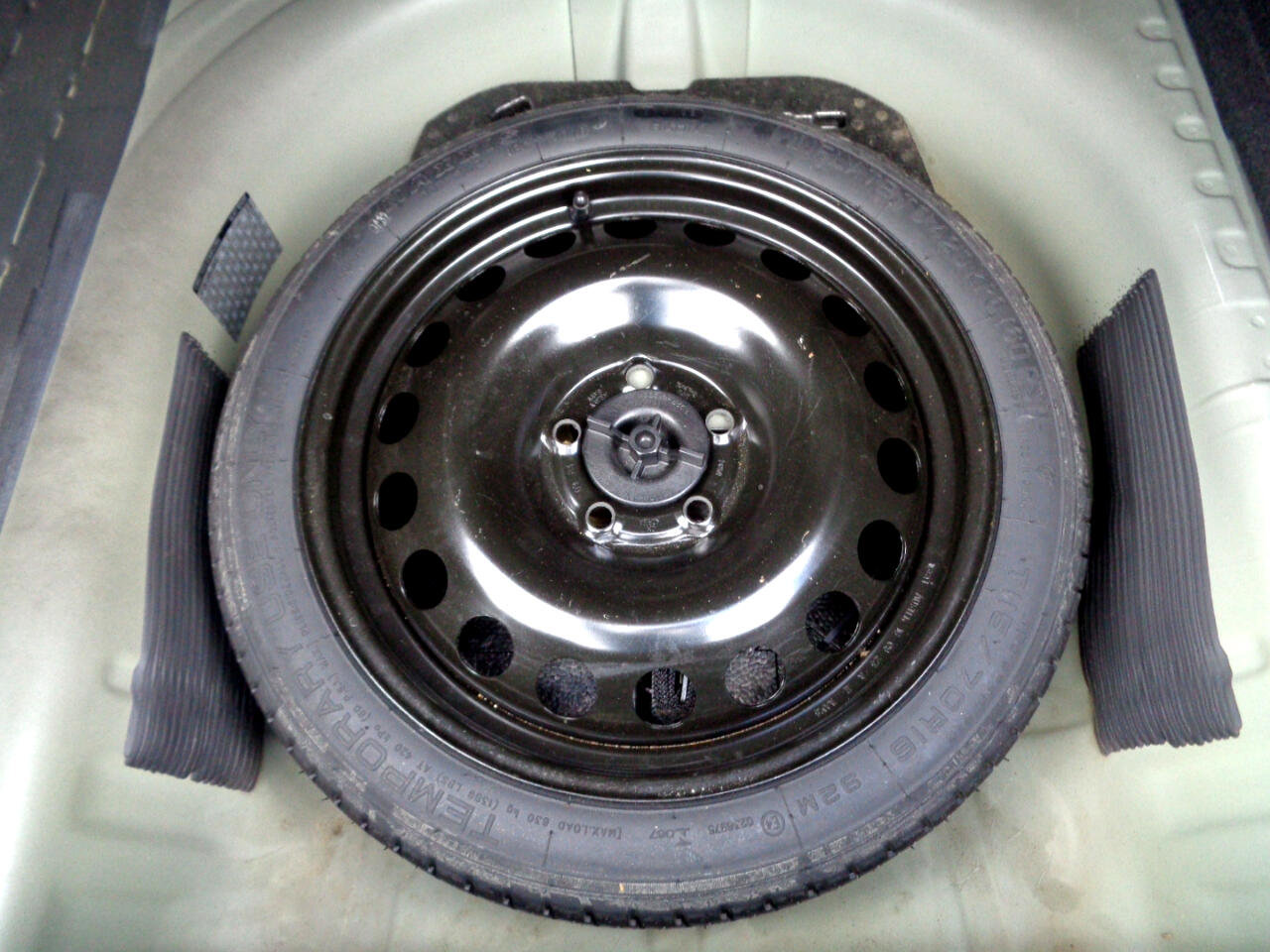 Used 2017 Chevrolet Sonic Premier image 35