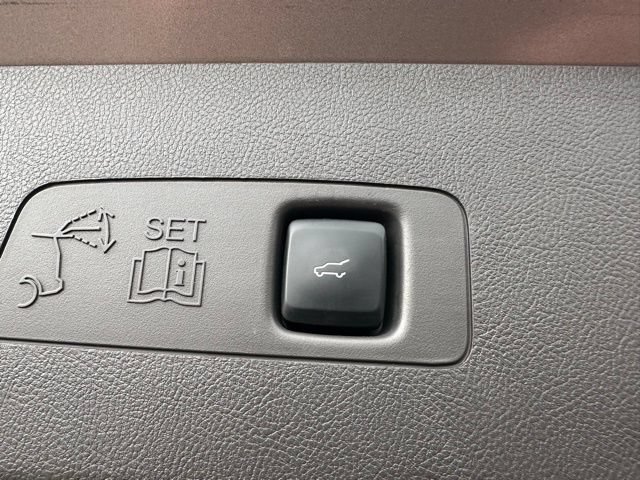 Used 2020 Lincoln Corsair Reserve w/ Equipment Group 202A AWD/4WD image 23