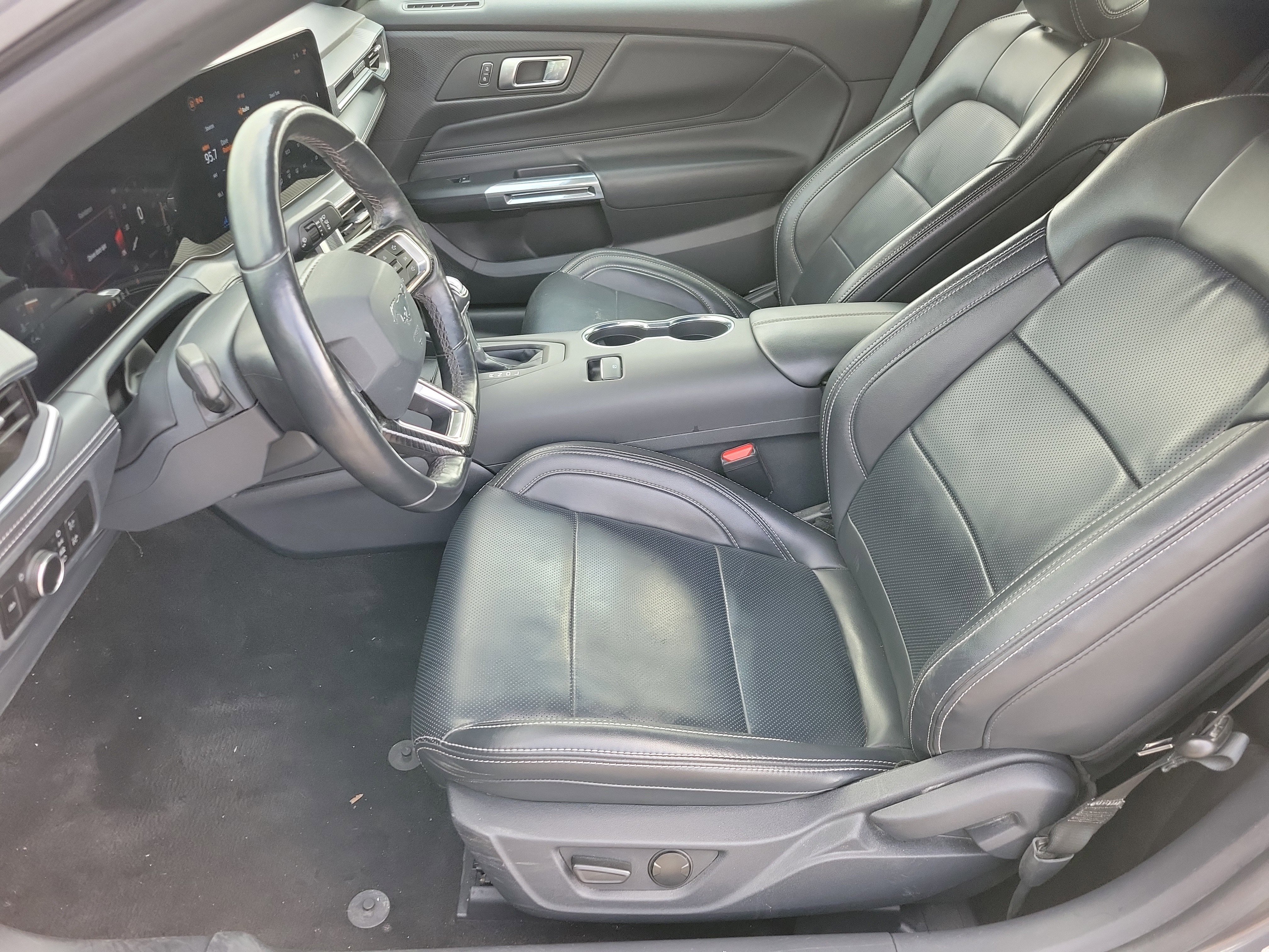 Used 2025 Ford Mustang Premium RWD image 4