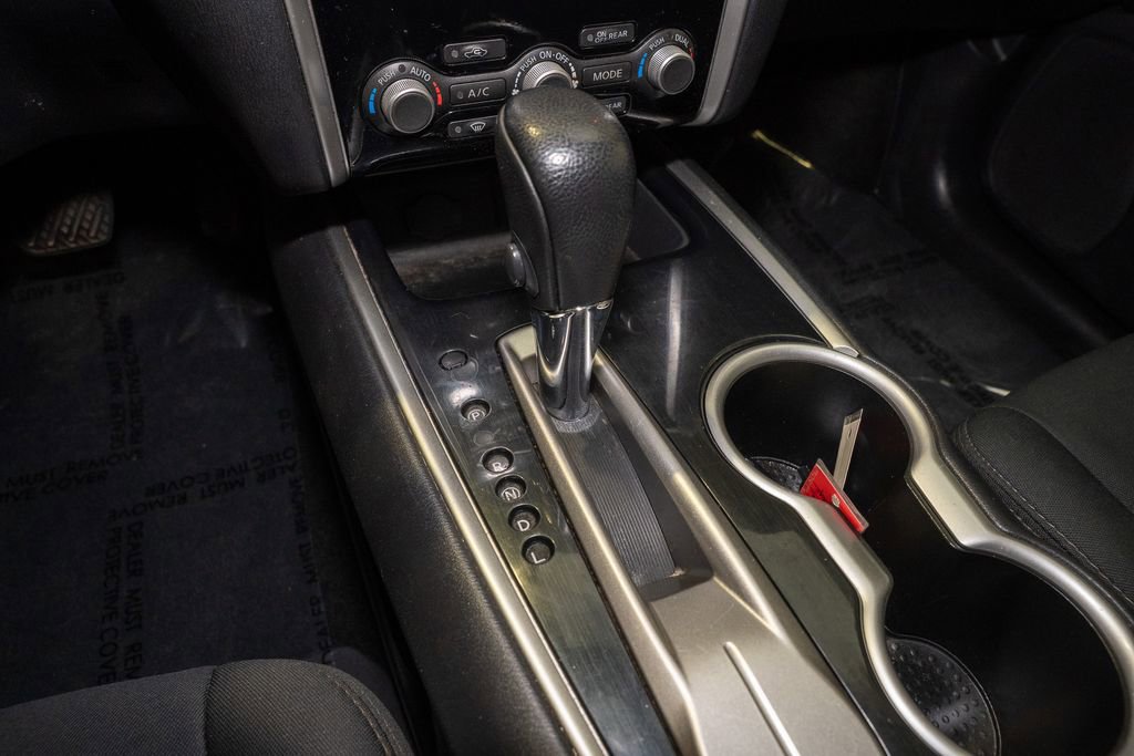 Used 2018 Nissan Pathfinder SV image 17