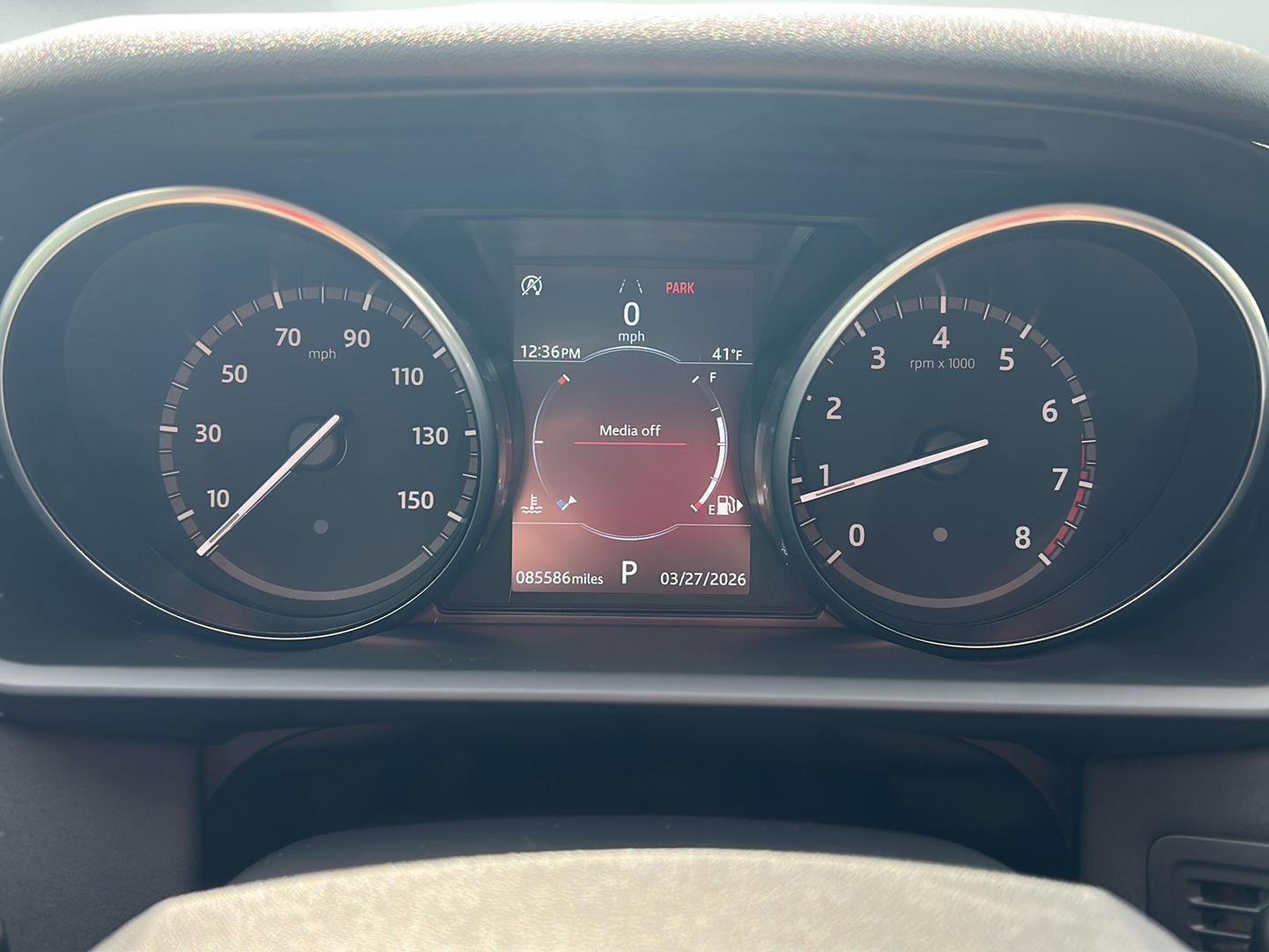 Used 2020 Land Rover Discovery SE AWD/4WD image 16