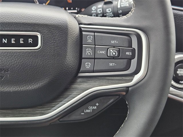 Used 2023 Jeep Wagoneer Series III w/ Premium Group I image 28