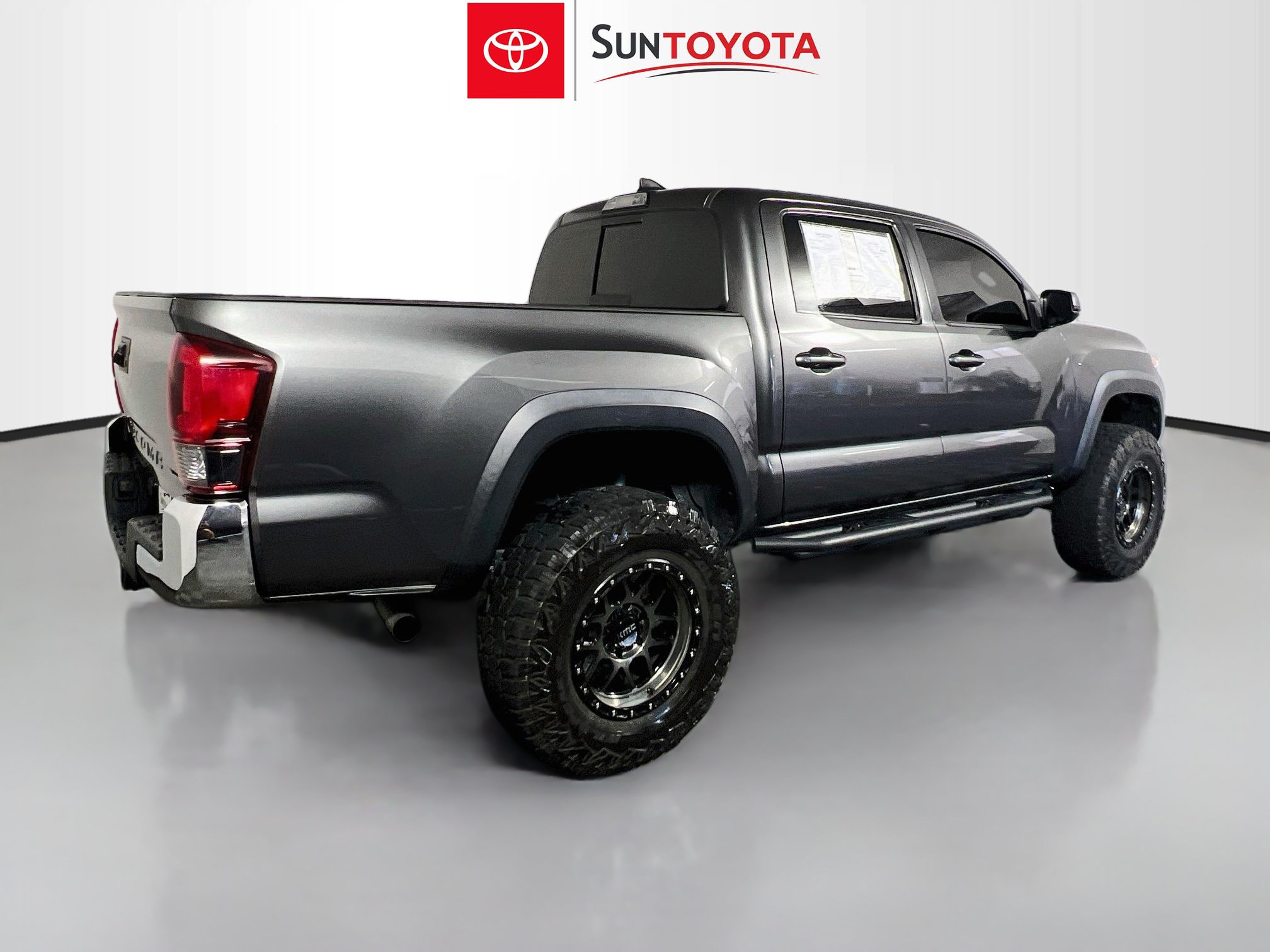 Used 2019 Toyota Tacoma TRD Off-Road AWD/4WD image 4