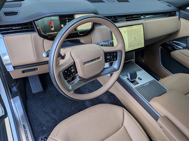 New 2026 Land Rover Range Rover Long Wheelbase SE AWD/4WD image 3
