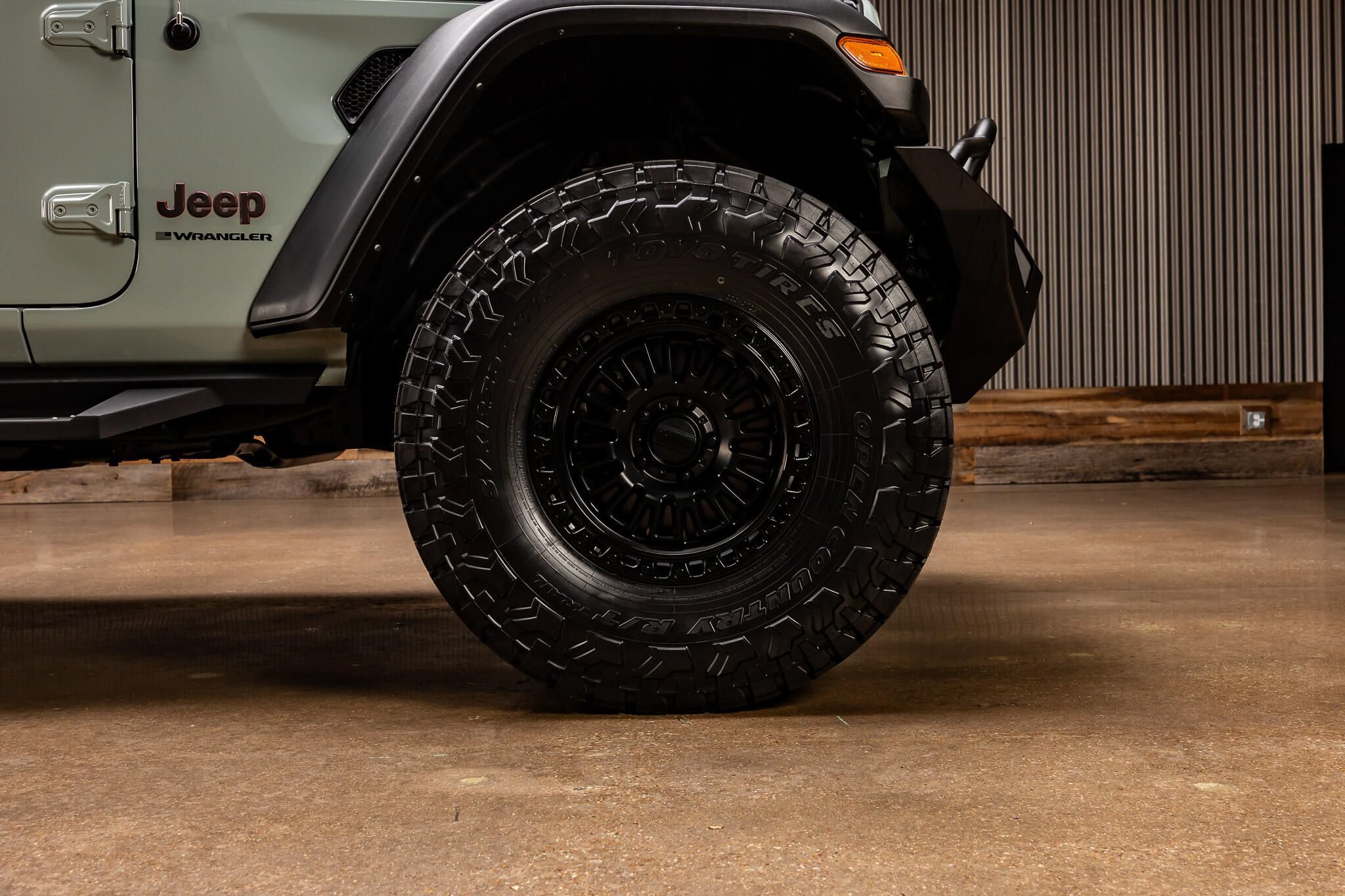 Used 2023 Jeep Wrangler Unlimited Rubicon w/ LED Lighting Group AWD/4WD image 12
