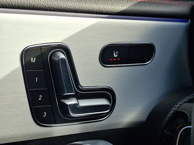 Used 2023 Mercedes-Benz CLA 250 4MATIC image 29