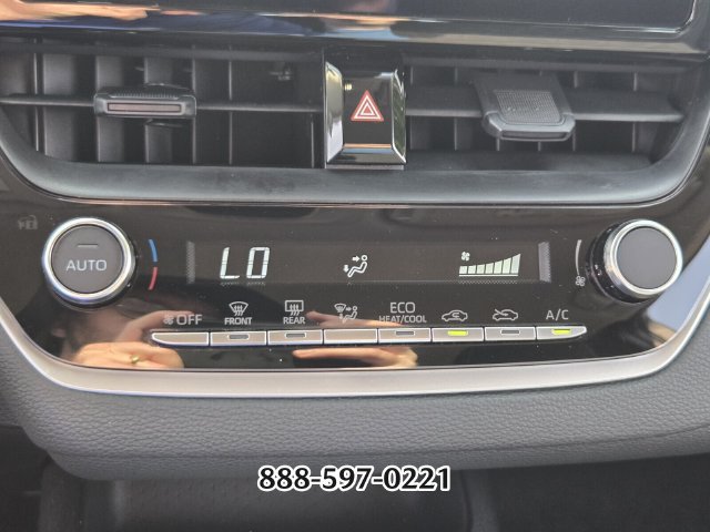 Used 2025 Toyota Corolla LE FWD image 23