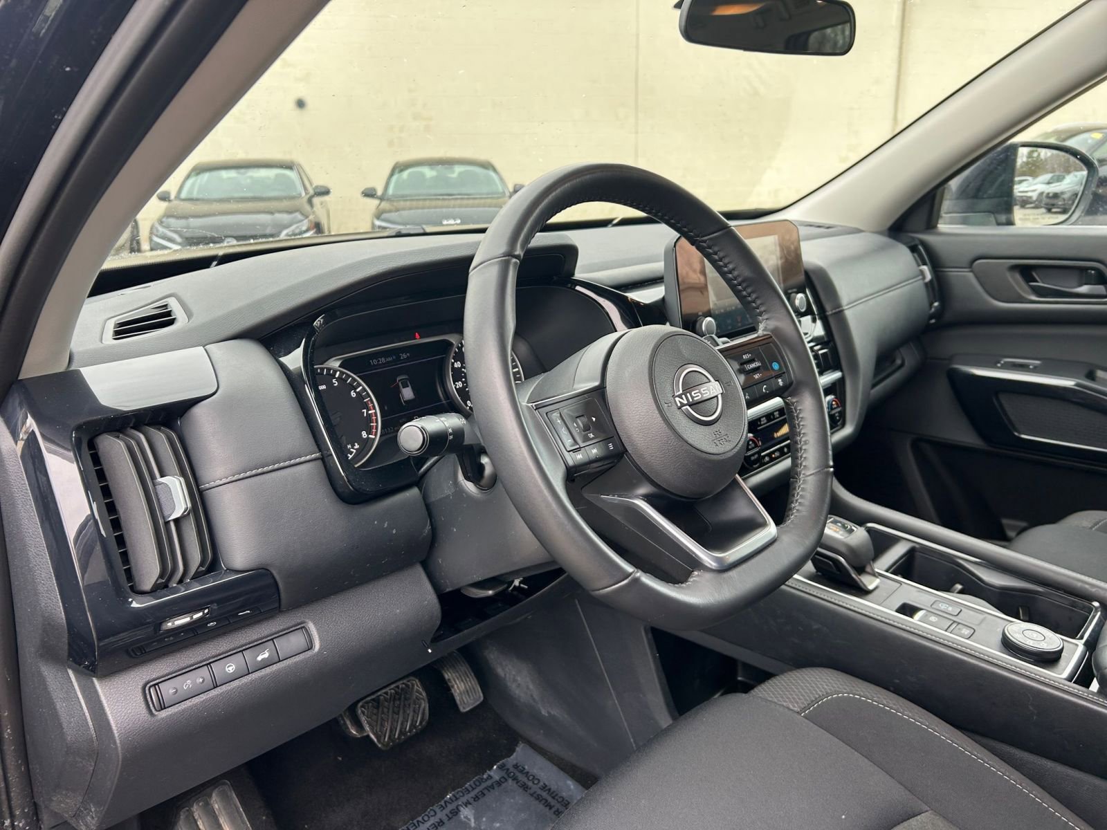 Used 2025 Nissan Pathfinder SV image 37