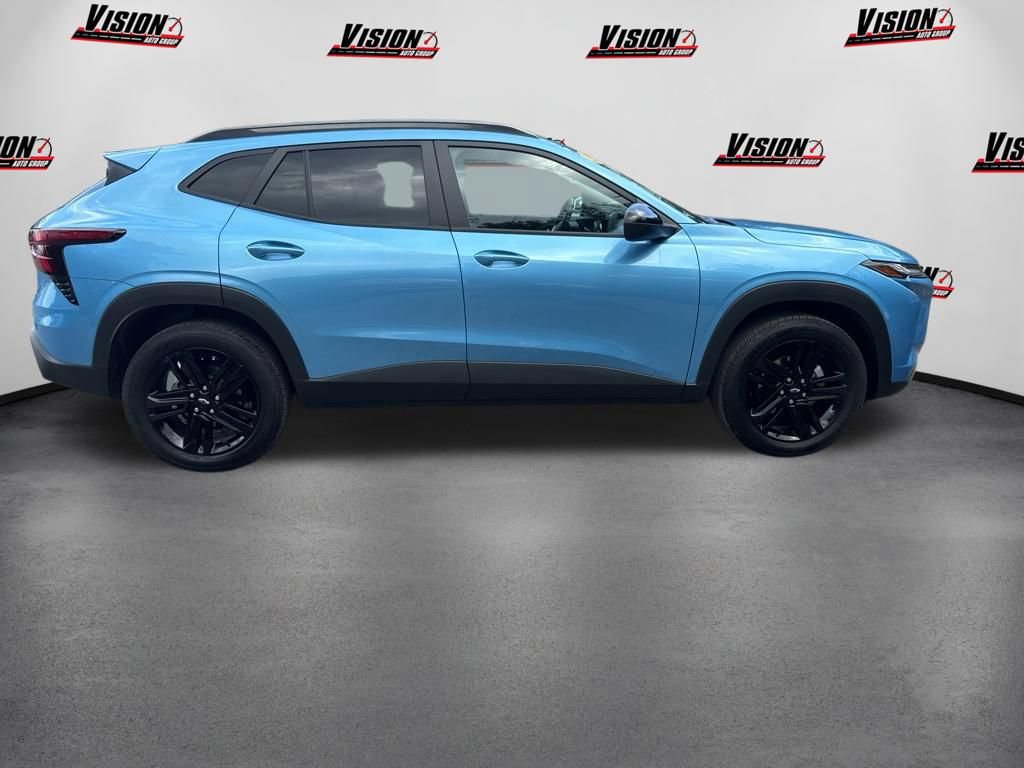 Used 2025 Chevrolet Trax ACTIV w/ Driver Confidence Package FWD image 4
