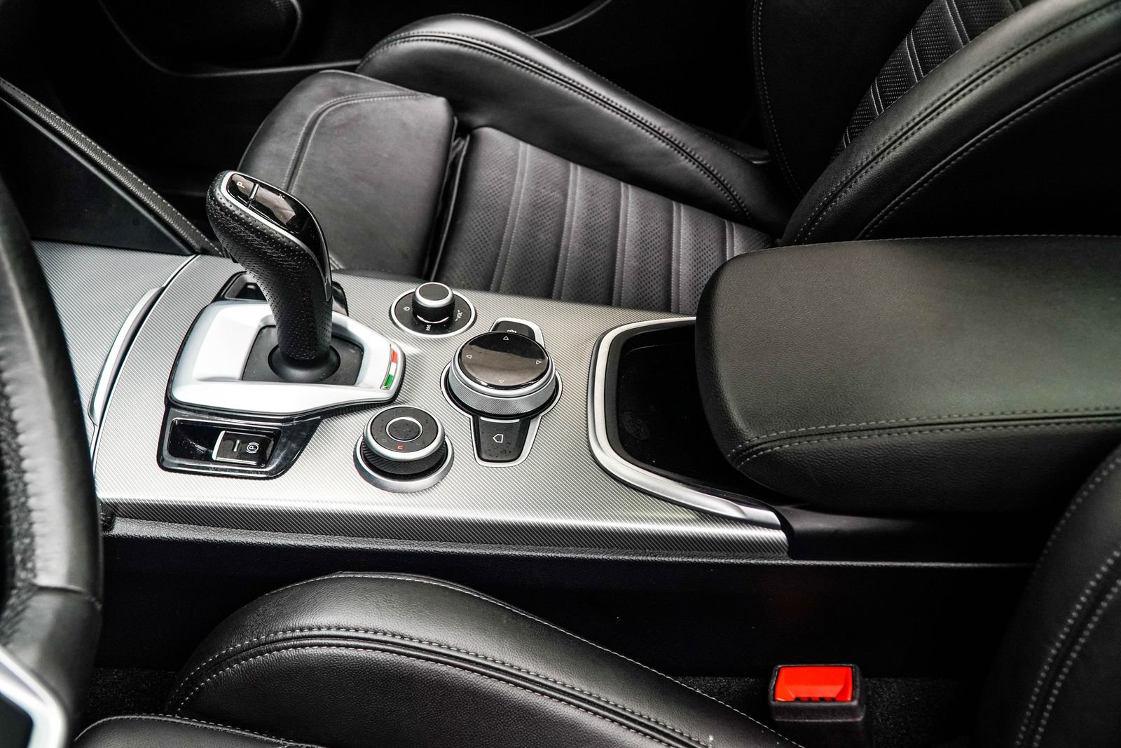 Used 2023 Alfa Romeo Stelvio Veloce image 20