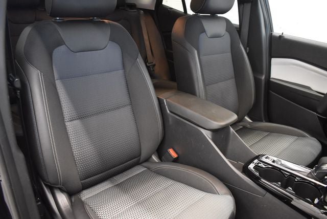 Used 2025 Chevrolet Trax LT FWD image 6