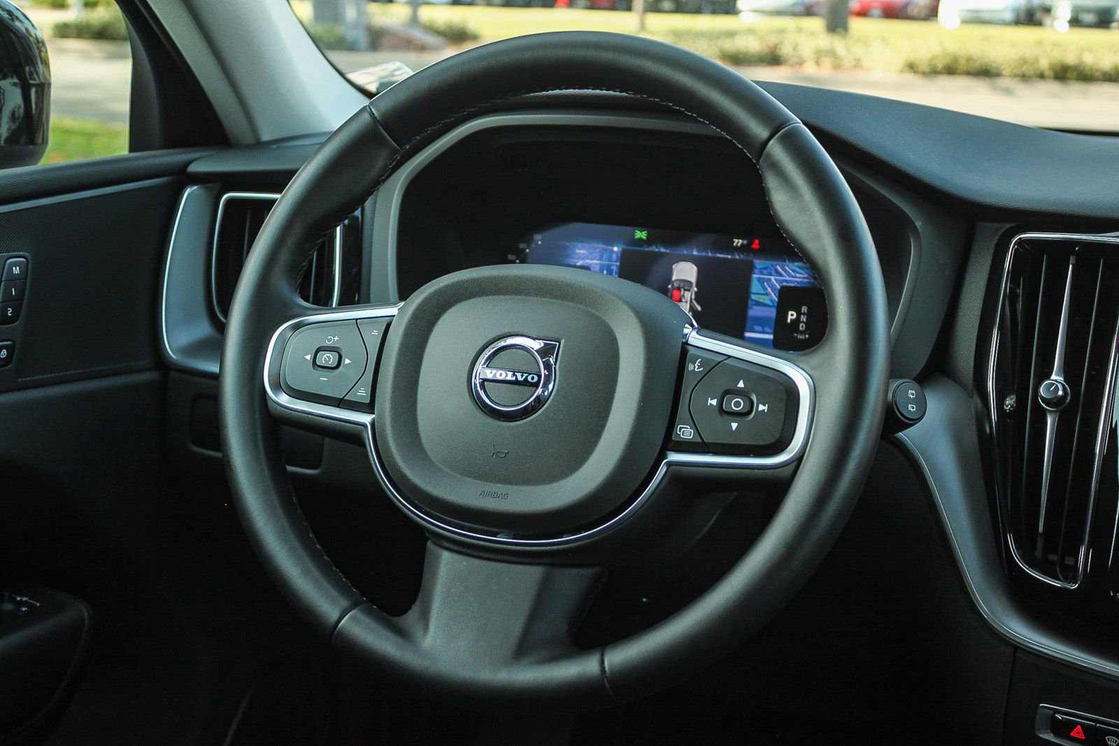 Used 2025 Volvo XC60 B5 Core AWD/4WD image 16